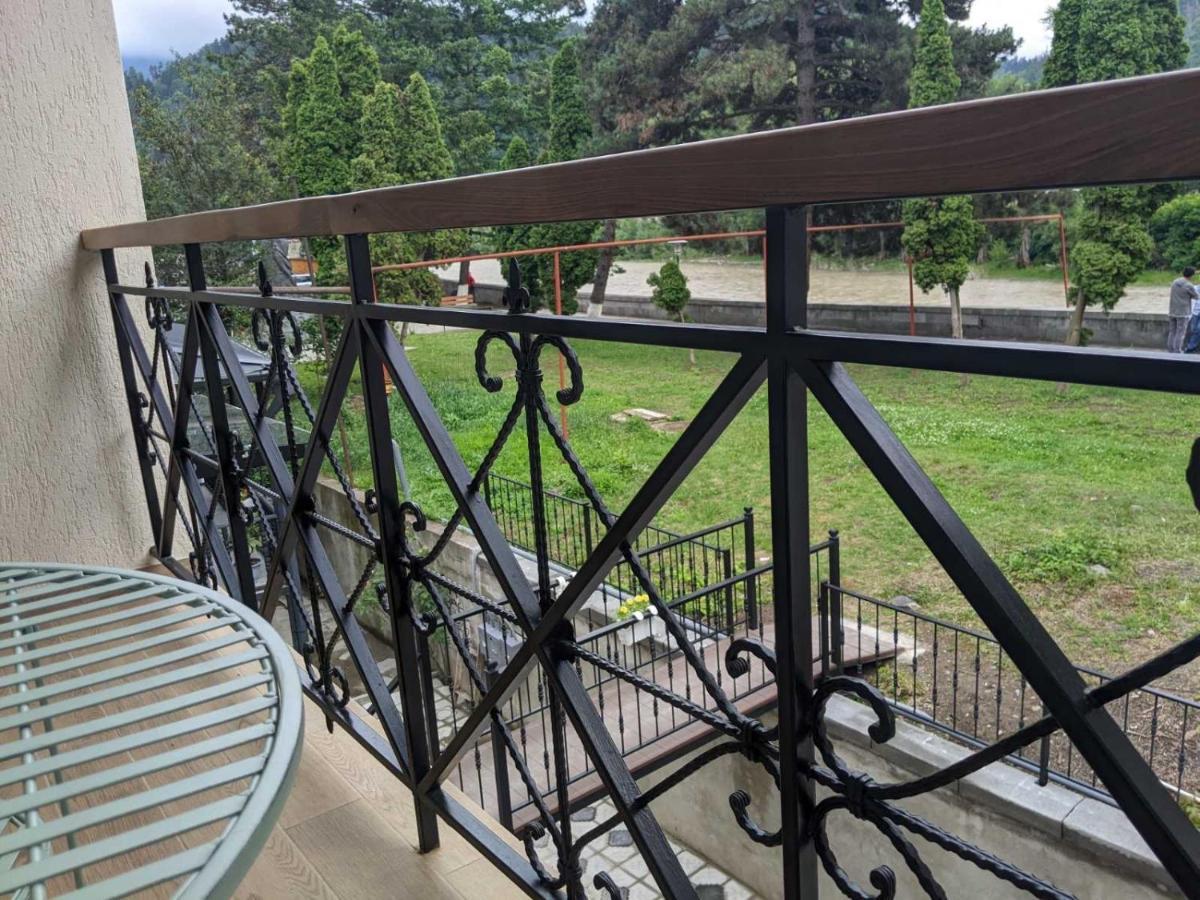 Riverside Borjomi Exterior foto